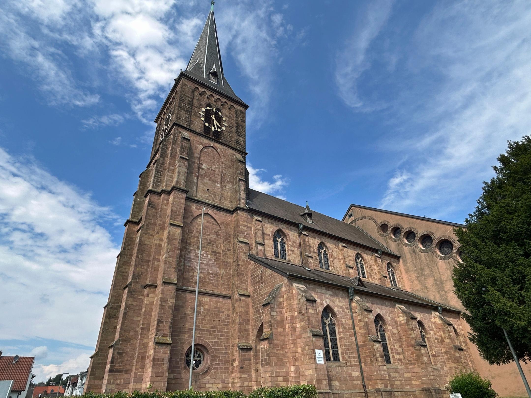 Die Liebfrauenkirche in Püttlingen. (c) Ute Kirch Die Liebfrauenkirche in Püttlingen.